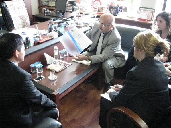 Đại sứ quán Việt Nam tại Thổ Nhĩ Kỳ quyên góp ủng hộ biển đảo ảnh 3