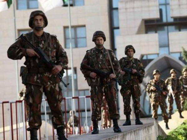 Algeria bắt giữ 420 đối tượng chiêu mộ chiến binh trẻ cho IS ảnh 1