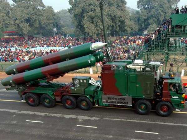 Ấn Độ bắn thử thành công tên lửa hành trình siêu âm Brahmos ảnh 1