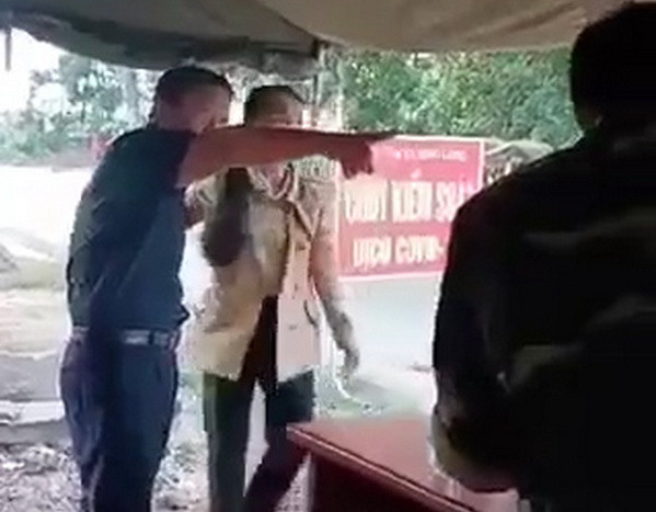 Phó Chủ tịch HĐND huyện chống đối tại chốt kiểm dịch COVID-19 ảnh 1