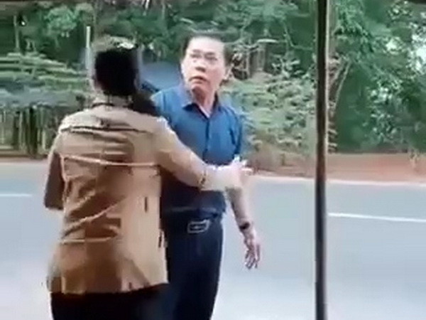 Phó Chủ tịch HĐND huyện chống đối tại chốt kiểm dịch COVID-19 ảnh 2