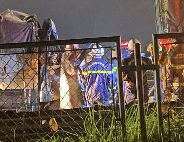 Xe tải đâm xe đầu kéo trên cao tốc Pháp Vân-Cầu Giẽ, 2 mẹ con tử vong ảnh 1