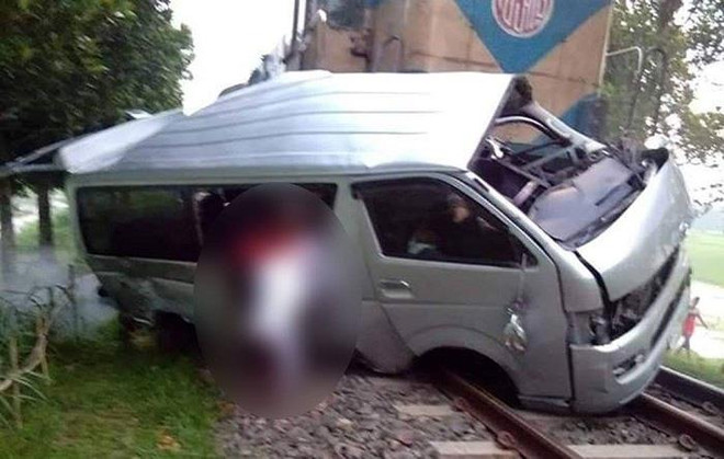 Bangladesh: Tàu hỏa đâm ôtô đám cưới, cô dâu và chú rể chết tại chỗ ảnh 1
