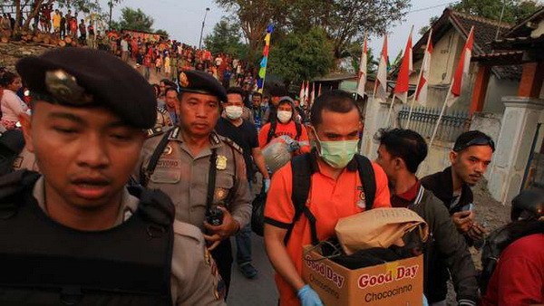 Indonesia bắt giữ 3 nghi phạm khủng bố cùng bom chưa kích nổ ảnh 1