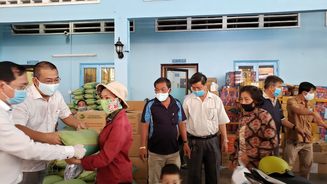 Cứu trợ khẩn cấp cộng đồng Campuchia gốc Việt gặp khó do COVID-19 ảnh 1