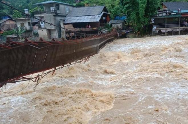 Sa Pa bàn giao cầu treo mới cho người dân vùng lũ Bản Hồ ảnh 1