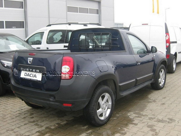 Lộ diện nguyên mẫu Dacia Duster pickup ở Romania ảnh 1