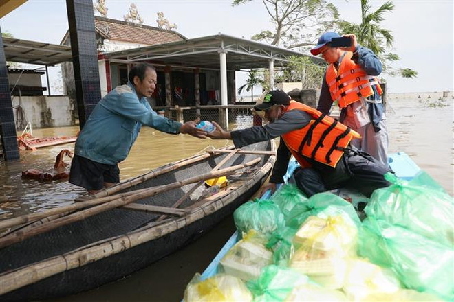 Singapore ủng hộ quỹ cứu trợ và khắc phục thảm họa của Việt Nam ảnh 1