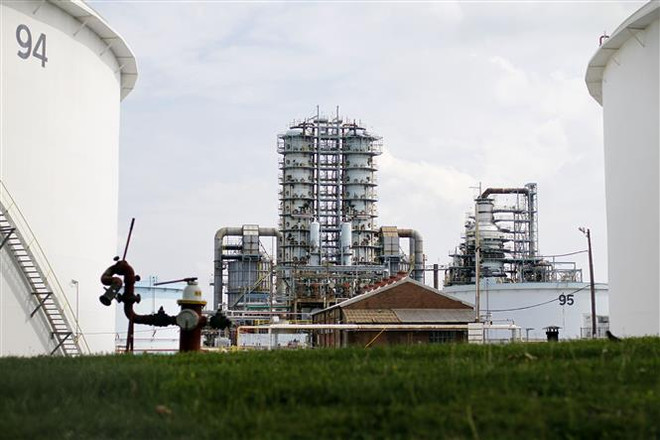 Giá dầu châu Á giảm hơn 1% phiên giao dịch 6/11 do ảnh hưởng của COVID ảnh 1