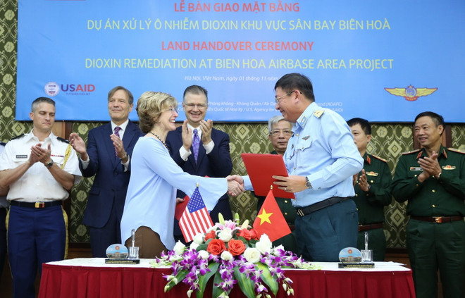 Thượng tướng Nguyễn Chí Vịnh làm việc với Phó Tổng Giám đốc USAID ảnh 5