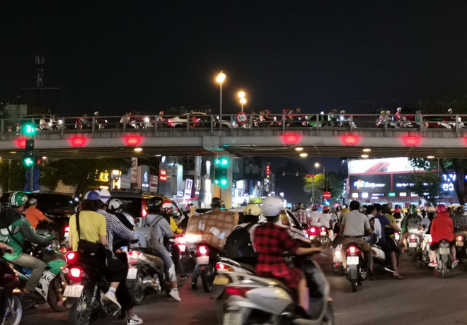 Hà Nội triển khai đồng bộ giải pháp để giảm áp lực giao thông nội đô ảnh 1