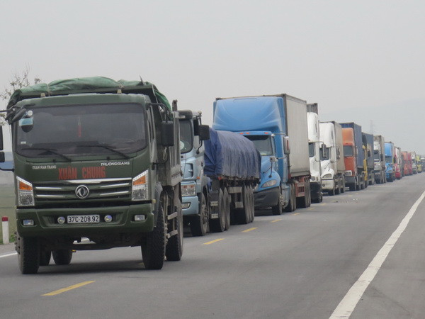Tai nạn liên hoàn, ách tắc giao thông trên tuyến tránh thành phố Vinh ảnh 1