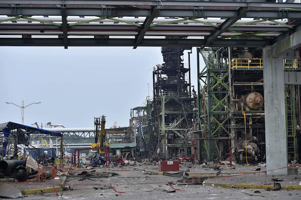 Tìm thấy thêm 4 nạn nhân trong vụ nổ nhà máy hóa dầu tại Mexico ảnh 1