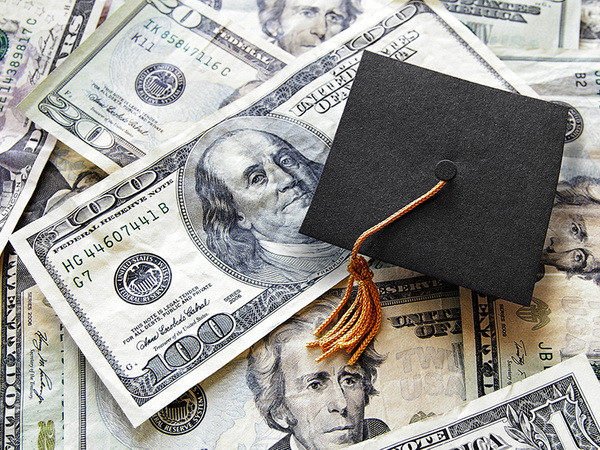 Xóa nợ học phí đại học - Bài toán khó đối với giới chức Mỹ ảnh 1