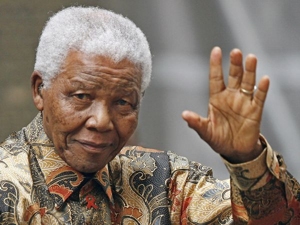 Cựu Tổng thống Nam Phi Nelson Mandela qua đời ảnh 1