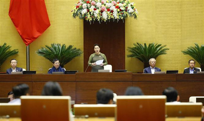 Chủ tịch Quốc hội Nguyễn Thị kim Ngân phát biểu kết luận phiên chất vấn. (Ảnh: Doãn Tấn/TTXVN) 'Tạo động lực, khí thế mới để đất nước tiếp tục phát triển bền vững' ảnh 3