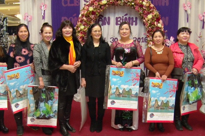 Người Việt trên thế giới tưng bừng chào đón Tết Bính Thân 2016 ảnh 3