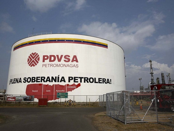 (Nguồn: Reuters) Tổng thống Venezuela tái cơ cấu Tập đoàn Dầu khí quốc gia PDVSA ảnh 1
