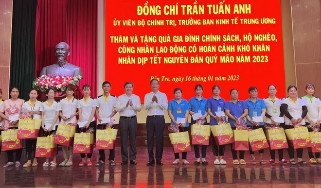 Trưởng Ban Kinh tế Trung ương Trần Tuấn Anh thăm, chúc Tết tại Bến Tre ảnh 2