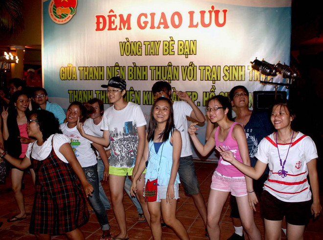 Làm thế nào để dạy tiếng mẹ đẻ cho người Việt ở nước ngoài? ảnh 1