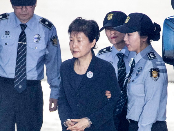 Đề nghị án tù với 3 trợ lý cấp cao của cựu Tổng thống Park Geun-hye ảnh 1