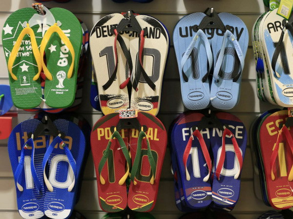 Dép tông Havaianas của Brazil hấp dẫn các cổ động viên ảnh 1