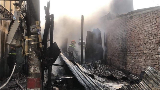 Tích cực điều tra, làm rõ nguyên nhân vụ cháy ở quận Hoàng Mai ảnh 1