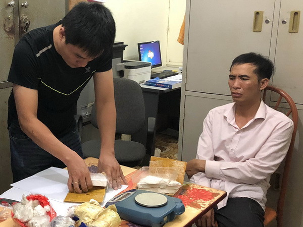 Phát hiện và bắt đối tượng vận chuyển 3 bánh heroin tại Sơn La ảnh 1