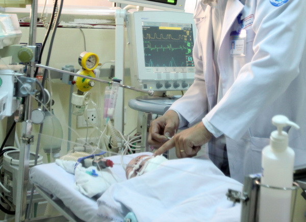 Cứu sống bé 2 tháng tuổi mắc ba dị tật tim bẩm sinh nguy hiểm ảnh 1