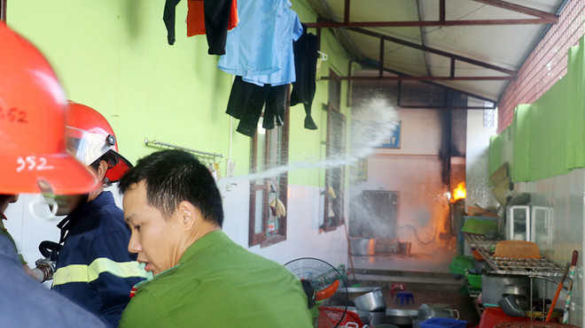 Thanh Hóa: Cháy hệ thống dẫn gas ở trường mầm non có 400 học sinh ảnh 1