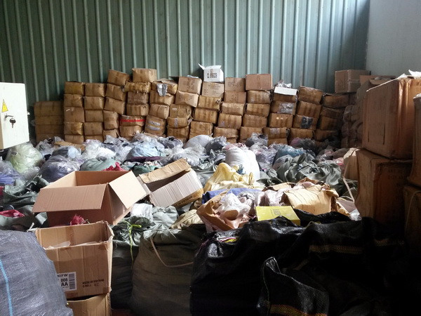 Hà Nội: Thu giữ gần 4.000 sản phẩm giả nhãn hiệu The North Face ảnh 1