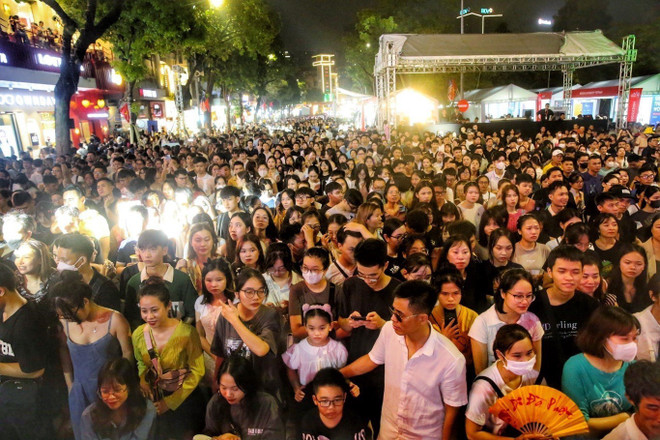 ttxvn_2511_pho di bo (2).jpeg