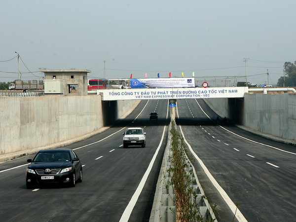 Thông xe thêm gần 50km tuyến cao tốc Nội Bài-Lào Cai ảnh 1