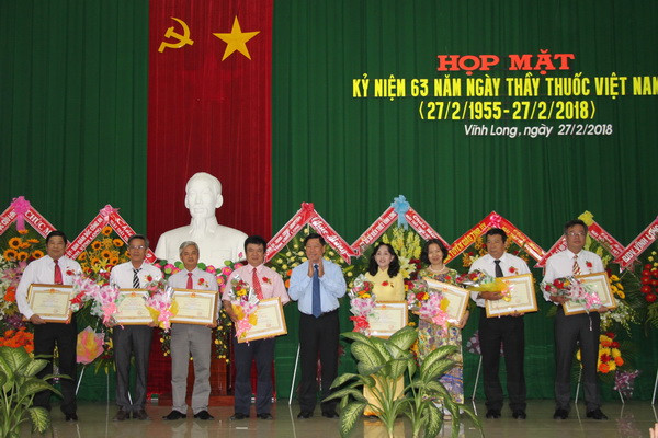 Tôn vinh các y, bác sỹ trong sự nghiệp chăm sóc sức khỏe nhân dân ảnh 3