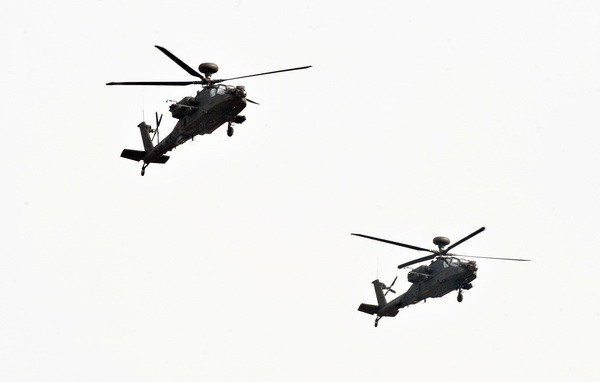 Quân đội Mỹ diễn tập hạ cánh trực thăng trên tàu chiến Hàn Quốc ảnh 1