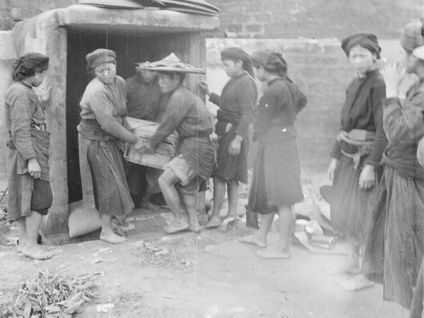 "Vang vọng khúc tráng ca Điện Biên" tri ân anh hùng liệt sỹ ảnh 1