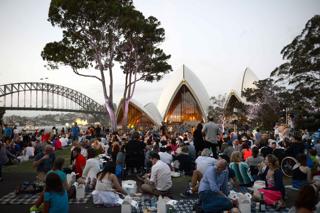 [Photo] Lung linh màn trình diễn pháo hoa đón Năm mới tại Sydney ảnh 3