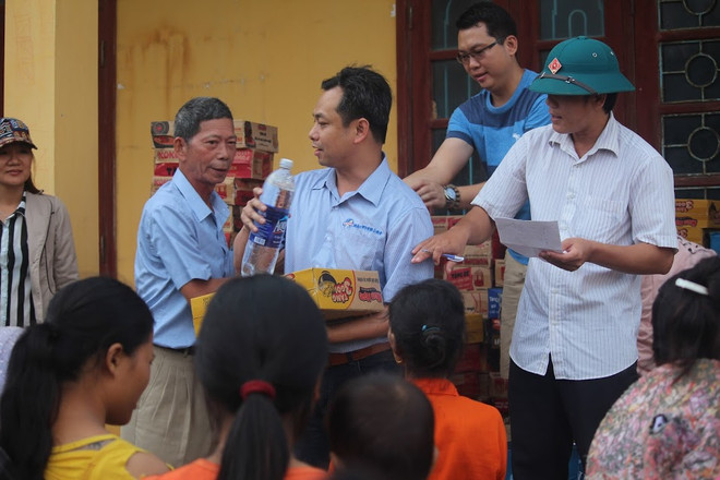 Hiệp hội Thương gia Đài Loan cứu trợ cho nạn nhân lũ lụt miền Trung ảnh 6