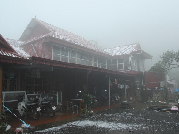 Nhiệt độ tại Sơn La xuống mức -7 độ C, tuyết phủ trắng nhiều nơi ảnh 1