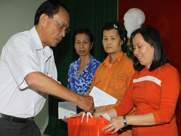 Bộ trưởng Phạm Thị Hải Chuyền: Nên thưởng Tết bằng tiền mặt ảnh 1