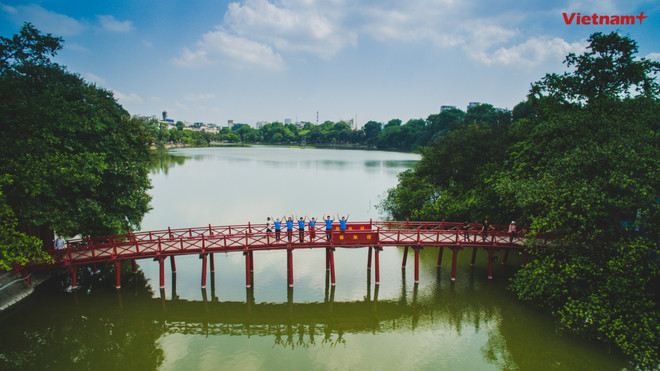 [Drone Photo] Hồ Gươm lung linh huyền ảo trong ánh nắng chiều ảnh 4