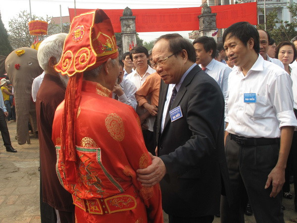 "Phú Thọ cần loại bỏ tục lệ đập trâu đến chết trong lễ hội" ảnh 1