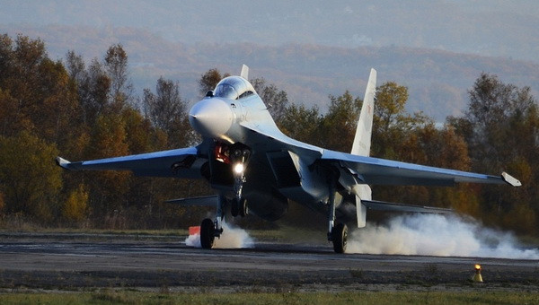 Nga tăng cường 14 máy bay chiến đấu Sukhoi tới bán đảo Crimea ảnh 1