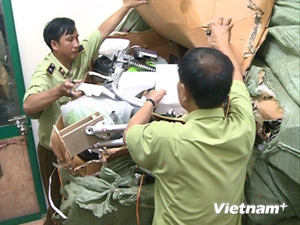 Hà Nội: Thu giữ lượng lớn phụ tùng xe đạp điện nhập lậu ảnh 1