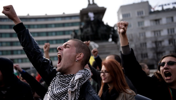 Biểu tình bùng nổ tại Bulgaria, Tây Ban Nha và Hy Lạp ảnh 1