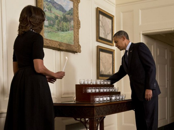 Tổng thống Mỹ tái khẳng định ủng hộ dự luật kiểm soát súng ảnh 1