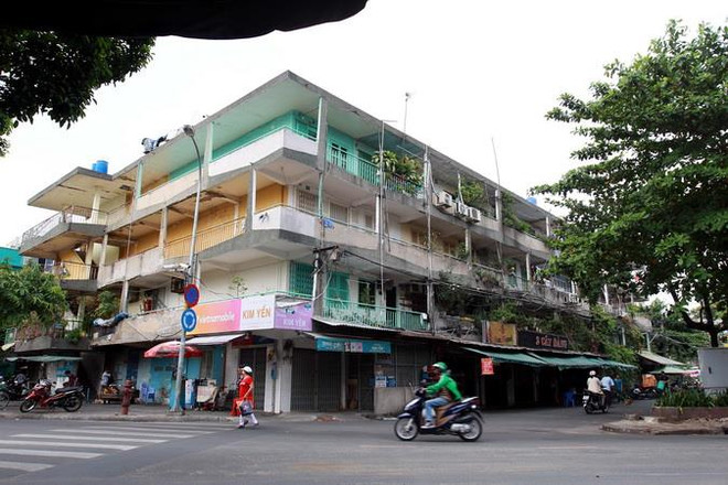 Một góc chung cư ở TP Hồ Chí Minh. (Ảnh: Thanh Vũ/TTXVN) TP. Hồ Chí Minh siết chặt vi phạm trật tự xây dựng ảnh 2
