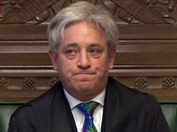 Nữ hoàng Anh phê chuẩn dự luật Brexit, mở đường rời khỏi EU ảnh 1