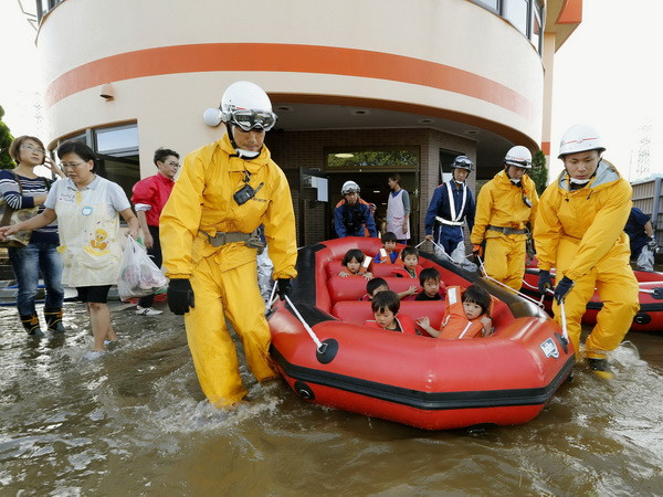 Nhật Bản: Bão Phanfone làm gần 60 người thương vong và mất tích ảnh 1