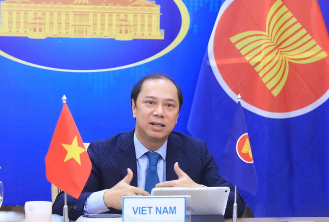 Thứ trưởng Bộ Ngoại giao Nguyễn Quốc Dũng. (Ảnh: Lâm Khánh/TTXVN) ASEAN-Trung Quốc: Khẳng định cam kết giải quyết các vấn đề cấp bách ảnh 1